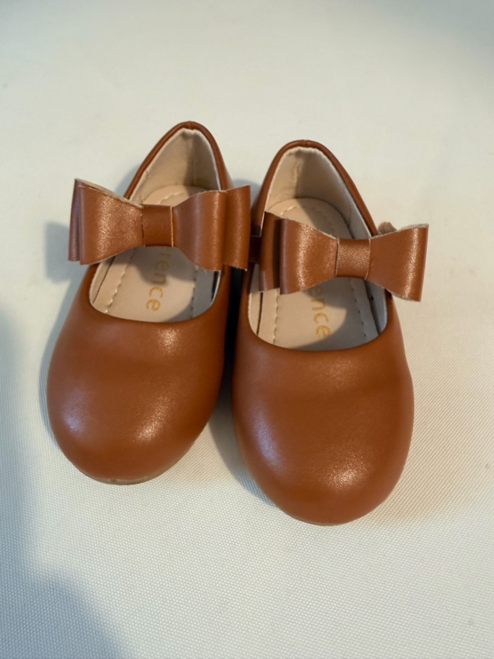 Girls' Classic Bow Mary Jane Dress Shoes in Tan